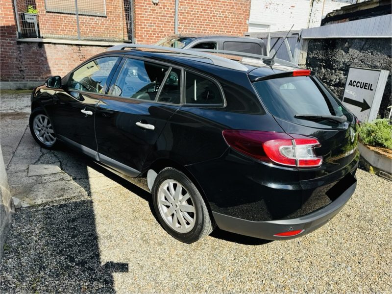 RENAULT MEGANE III ESTATE 2010