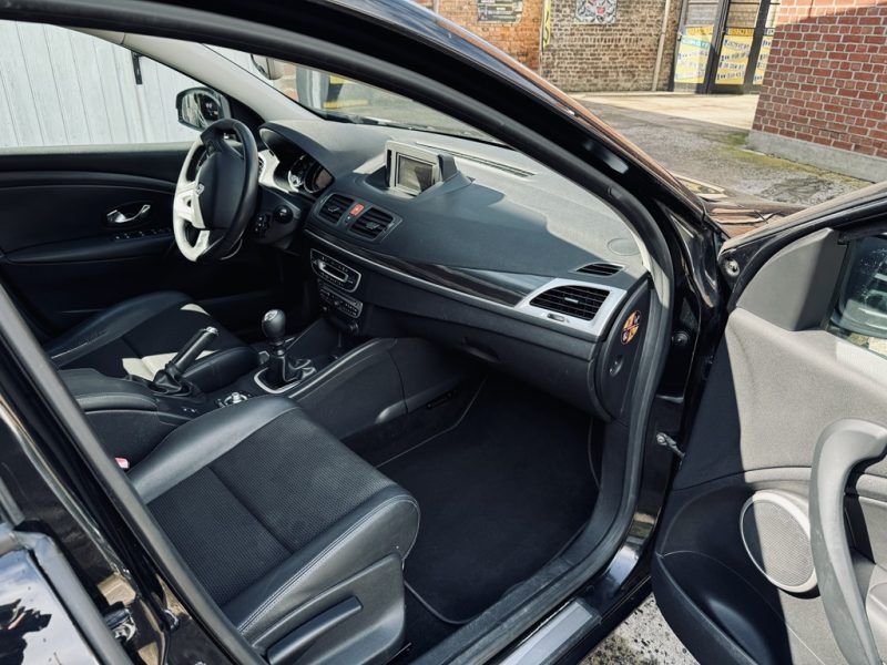 RENAULT MEGANE III ESTATE 2010