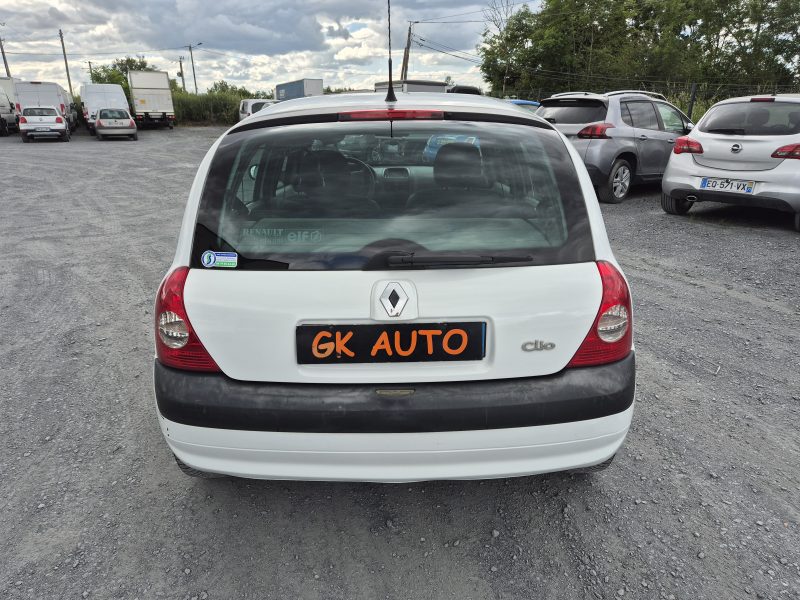 RENAULT CLIO 1.2 75cv confort authentique 