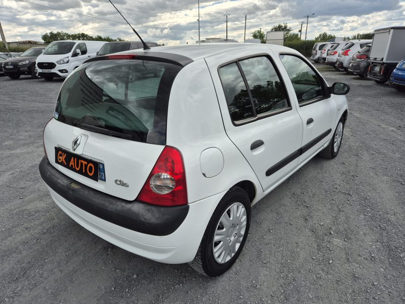 RENAULT CLIO 1.2 75cv confort authentique 