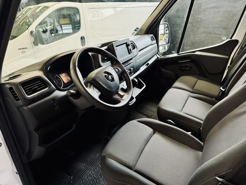 RENAULT MASTER III Fourgon 2022