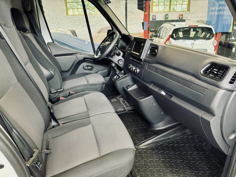 RENAULT MASTER III Fourgon 2022