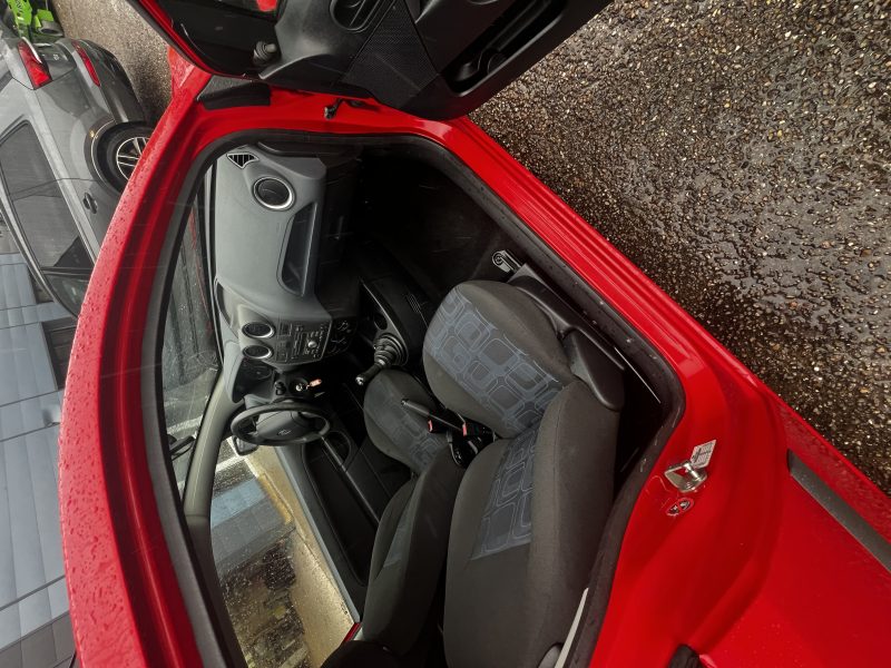 FORD FIESTA   1.25 16V 75 CV FAIBLE KILOMETRAGE 