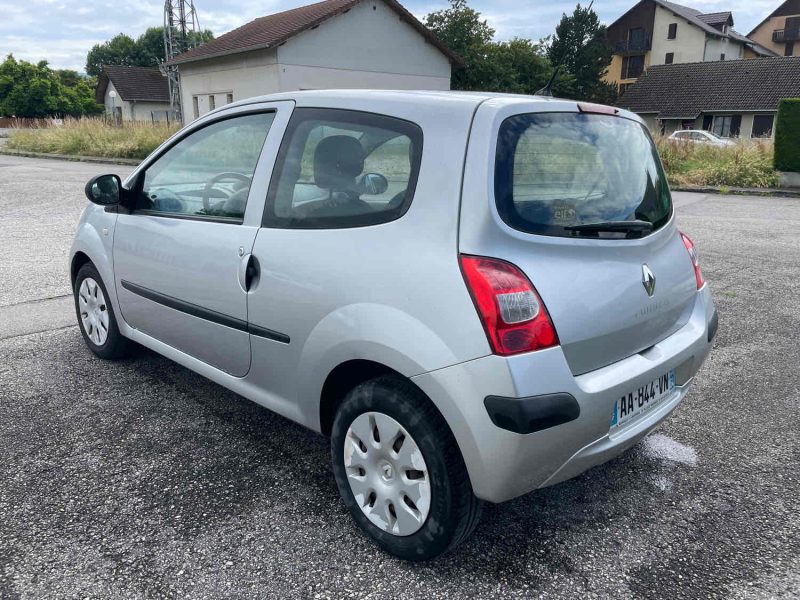RENAULT TWINGO II 2009