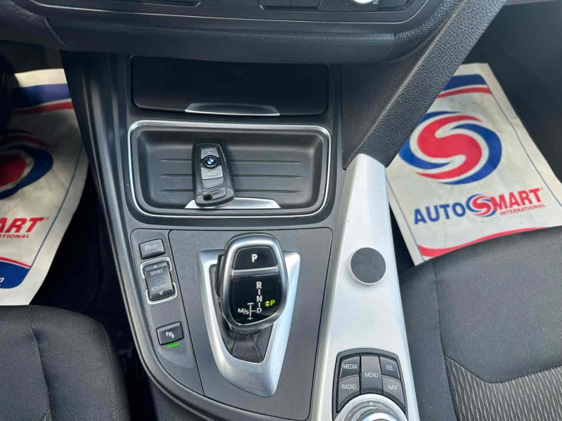BMW SERIE 3 F30 320D BVA8 184CH Carplay