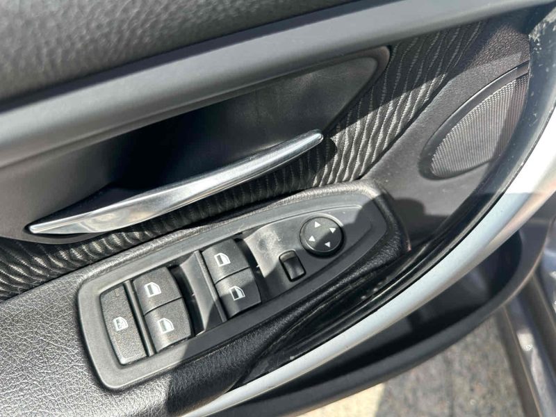 BMW SERIE 3 F30 320D BVA8 184CH Carplay