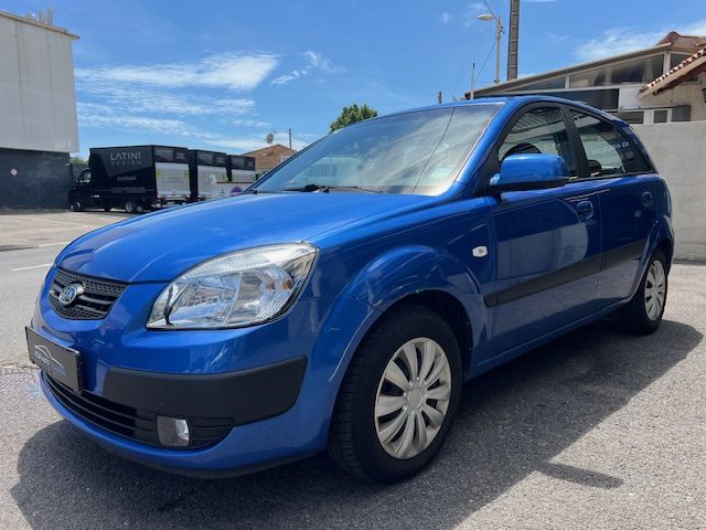 KIA RIO 1,4L AUTOMATIQUE 5 PORTES 
