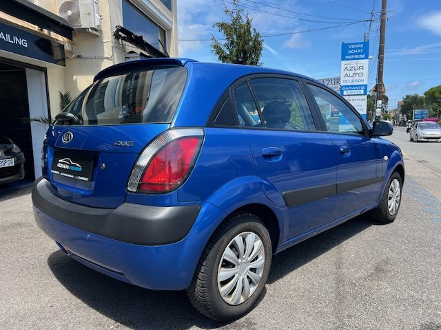 KIA RIO 1,4L AUTOMATIQUE 5 PORTES 