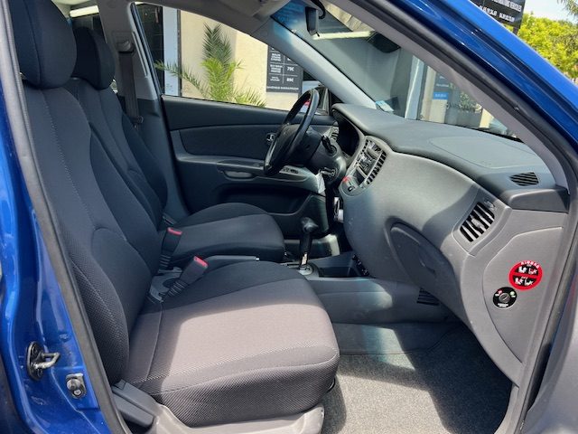 KIA RIO 1,4L AUTOMATIQUE 5 PORTES 