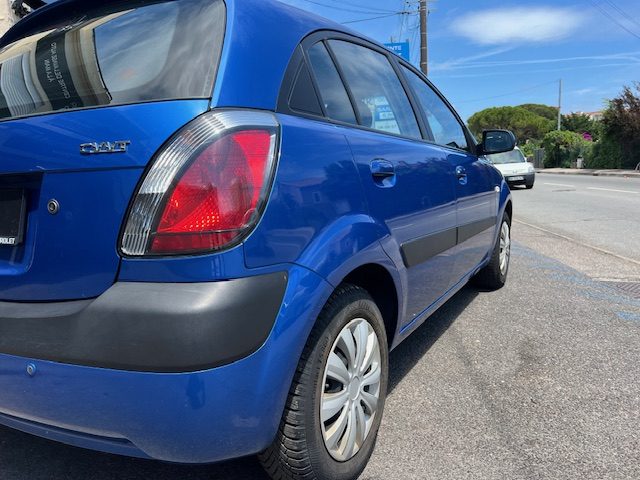 KIA RIO 1,4L AUTOMATIQUE 5 PORTES 