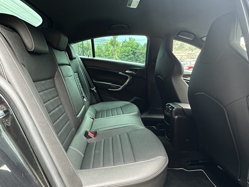 OPEL INSIGNIA 2.8 V6 325 Turbo OPC 4x4