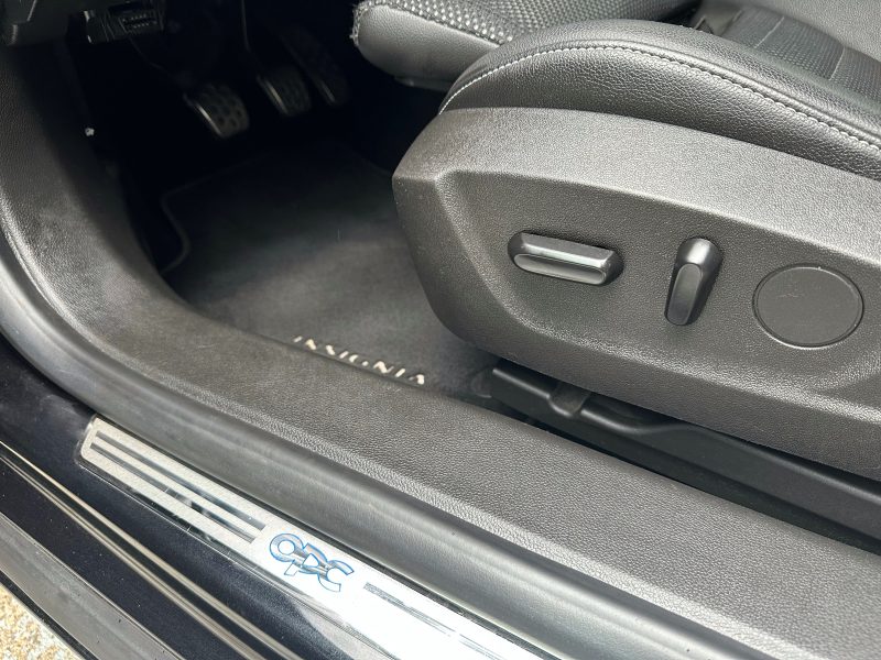 OPEL INSIGNIA 2.8 V6 325 Turbo OPC 4x4