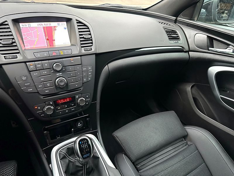 OPEL INSIGNIA 2.8 V6 325 Turbo OPC 4x4