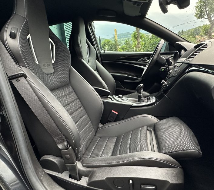 OPEL INSIGNIA 2.8 V6 325 Turbo OPC 4x4