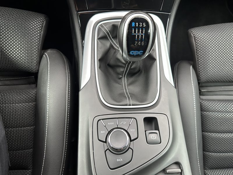 OPEL INSIGNIA 2.8 V6 325 Turbo OPC 4x4