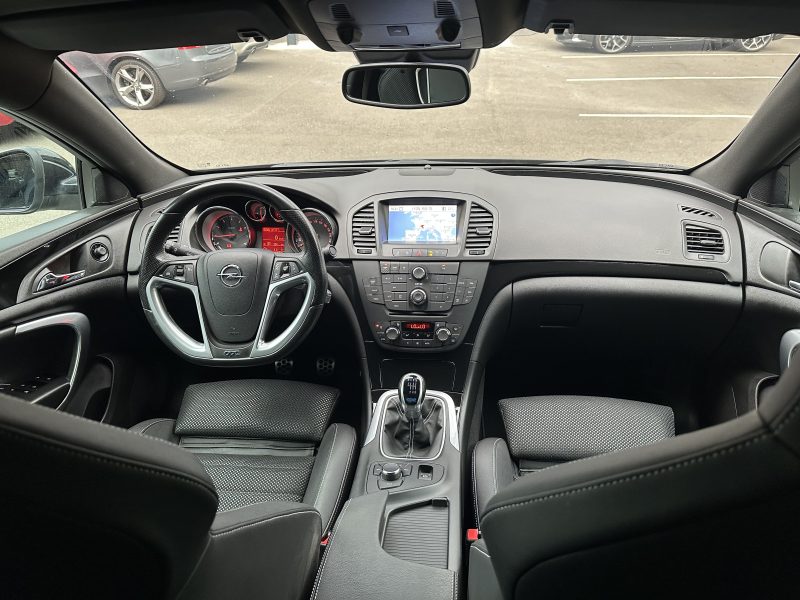 OPEL INSIGNIA 2.8 V6 325 Turbo OPC 4x4