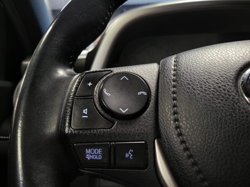 TOYOTA RAV 4 BLACK EDITION 2.5 197cv BVA6 / CAMERA DE RECUL / TOIT OUVRANT / SIEGES ELECTRIQUES + CH