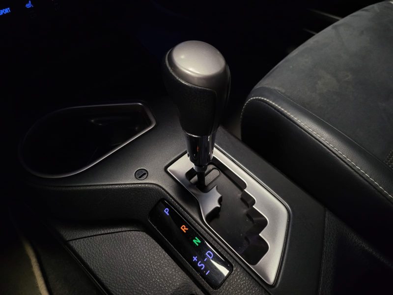 TOYOTA RAV 4 BLACK EDITION 2.5 197cv BVA6 / CAMERA DE RECUL / TOIT OUVRANT / SIEGES ELECTRIQUES + CH