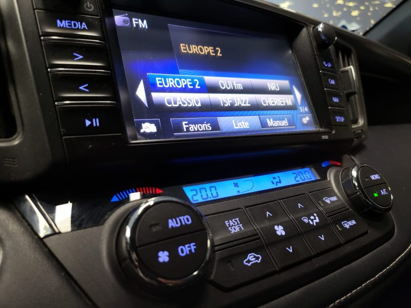 TOYOTA RAV 4 BLACK EDITION 2.5 197cv BVA6 / CAMERA DE RECUL / TOIT OUVRANT / SIEGES ELECTRIQUES + CH