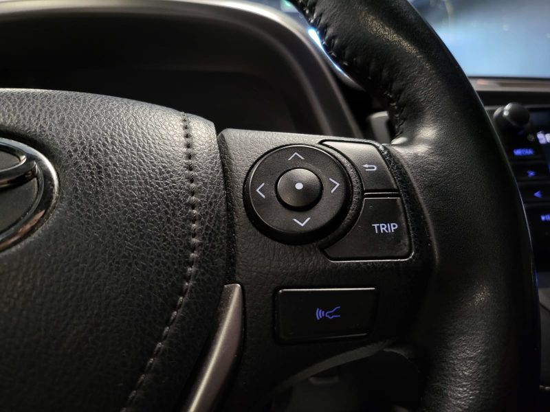 TOYOTA RAV 4 BLACK EDITION 2.5 197cv BVA6 / CAMERA DE RECUL / TOIT OUVRANT / SIEGES ELECTRIQUES + CH