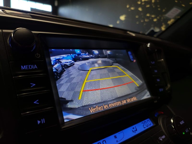 TOYOTA RAV 4 BLACK EDITION 2.5 197cv BVA6 / CAMERA DE RECUL / TOIT OUVRANT / SIEGES ELECTRIQUES + CH