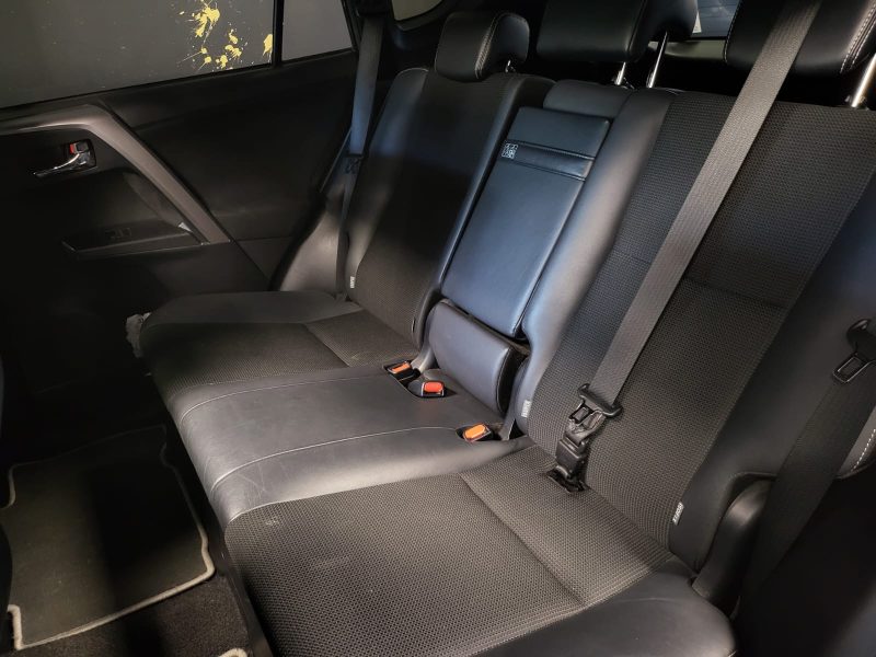 TOYOTA RAV 4 BLACK EDITION 2.5 197cv BVA6 / CAMERA DE RECUL / TOIT OUVRANT / SIEGES ELECTRIQUES + CH