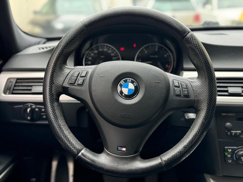 BMW SERIE 3 320 D PACK M BOITE AUTOMATIQUE PAYER EN 4X