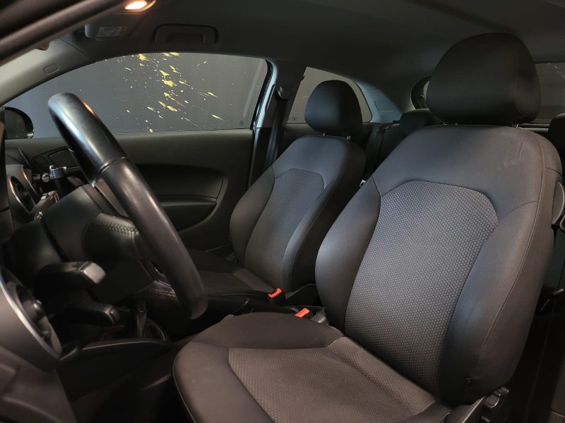 AUDI A1 1.6 TDI 90cv AMBIENTE / AIDE AU PARKING AR+BLUETOOTH+FEUX AUTO/