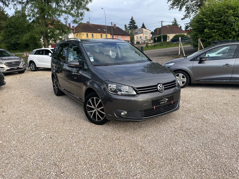 VOLKSWAGEN TOURAN 2013