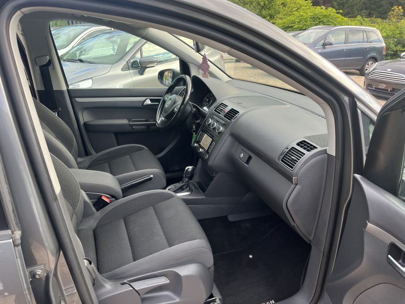 VOLKSWAGEN TOURAN 2013