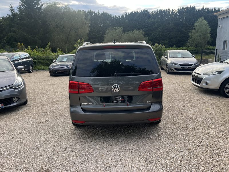 VOLKSWAGEN TOURAN 2013