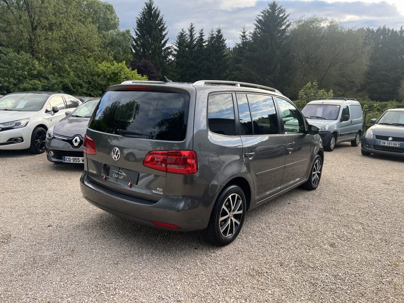 VOLKSWAGEN TOURAN 2013