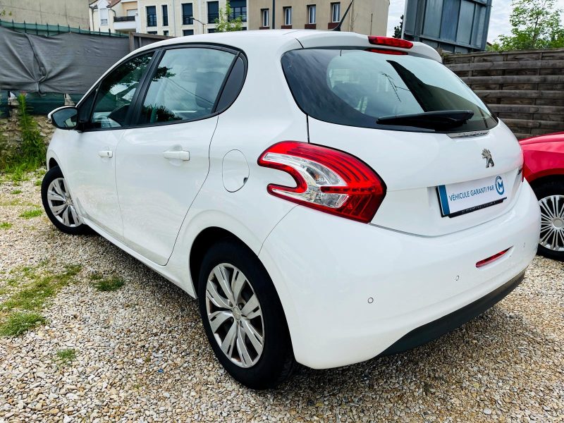 PEUGEOT 208 I 2014