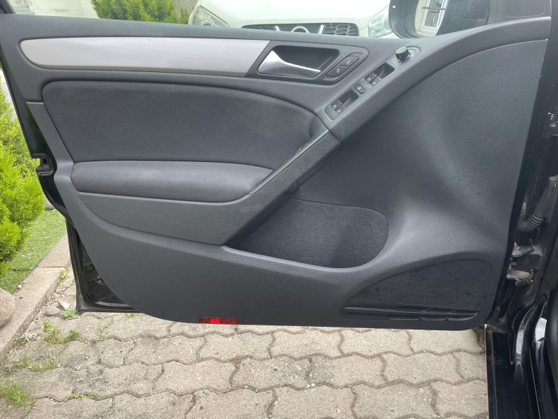 VOLKSWAGEN GOLF 2010