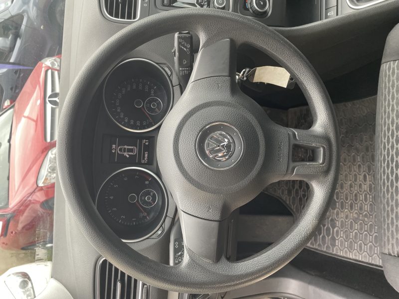 VOLKSWAGEN GOLF 2010