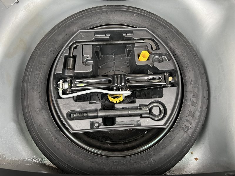 CITROEN C3 II (2) EXCLUSIVE 1.2 82 BOITE AUTO 886 Kms Réels 1ERE MAIN APPLE CARPLAY - GARANTIE 1 AN