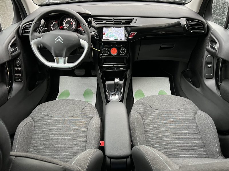CITROEN C3 II (2) EXCLUSIVE 1.2 82 BOITE AUTO 886 Kms Réels 1ERE MAIN APPLE CARPLAY - GARANTIE 1 AN