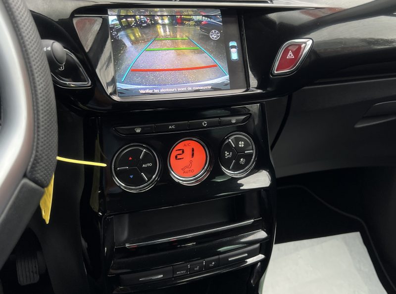 CITROEN C3 II (2) EXCLUSIVE 1.2 82 BOITE AUTO 886 Kms Réels 1ERE MAIN APPLE CARPLAY - GARANTIE 1 AN
