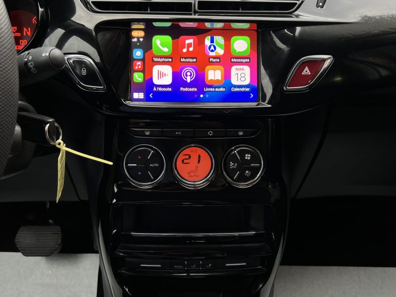 CITROEN C3 II (2) EXCLUSIVE 1.2 82 BOITE AUTO 886 Kms Réels 1ERE MAIN APPLE CARPLAY - GARANTIE 1 AN