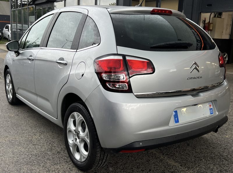 CITROEN C3 II (2) EXCLUSIVE 1.2 82 BOITE AUTO 886 Kms Réels 1ERE MAIN APPLE CARPLAY - GARANTIE 1 AN