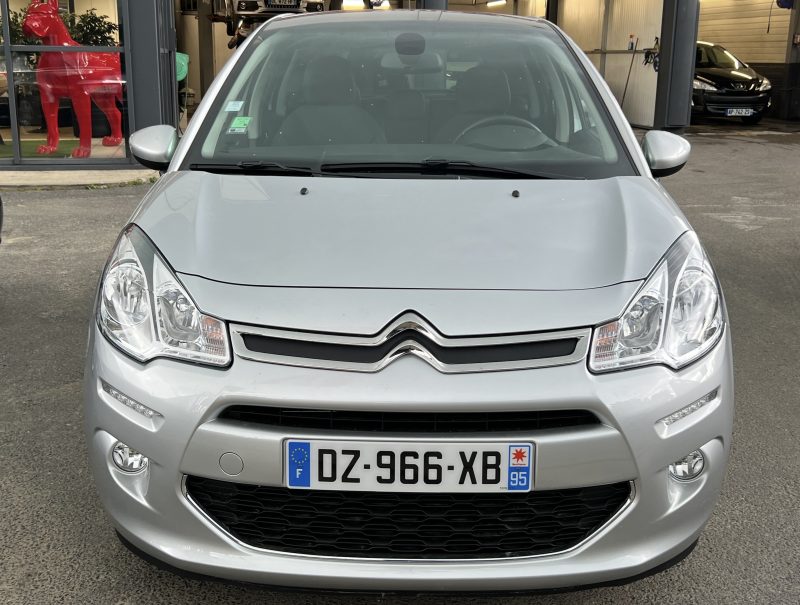 CITROEN C3 II (2) EXCLUSIVE 1.2 82 BOITE AUTO 886 Kms Réels 1ERE MAIN APPLE CARPLAY - GARANTIE 1 AN