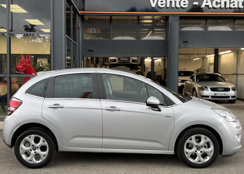 CITROEN C3 II (2) EXCLUSIVE 1.2 82 BOITE AUTO 886 Kms Réels 1ERE MAIN APPLE CARPLAY - GARANTIE 1 AN