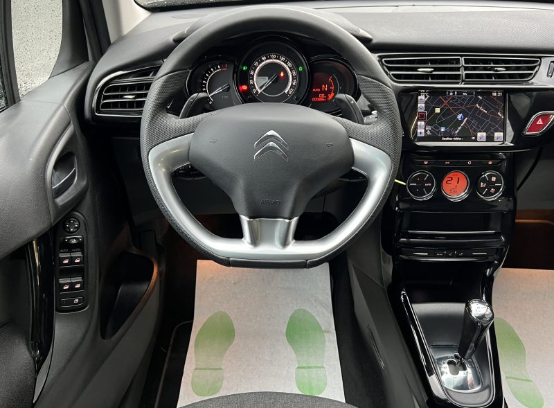 CITROEN C3 II (2) EXCLUSIVE 1.2 82 BOITE AUTO 886 Kms Réels 1ERE MAIN APPLE CARPLAY - GARANTIE 1 AN