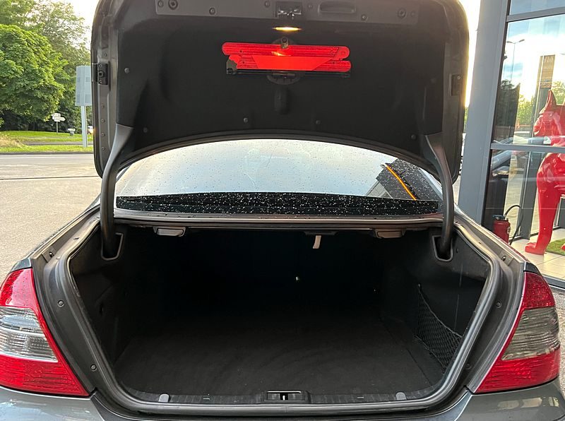 MERCEDES CLASSE E III PHASE 2 AVANTGARDE 320 CDI 3.0 V6 224 Cv PREMIERE MAIN 80 700 Kms Garantie 1an