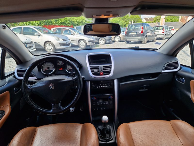 PEUGEOT 207 CC 1.6L 16v i 120cv FELINE *Cuir* / REVISER_GARANTIE