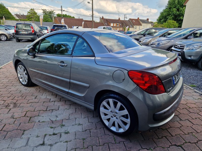 PEUGEOT 207 CC 1.6L 16v i 120cv FELINE *Cuir* / REVISER_GARANTIE