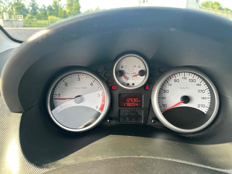 PEUGEOT 206+ 1.4 HDI 70CH BLUE LION TRENDY 5P CLIM