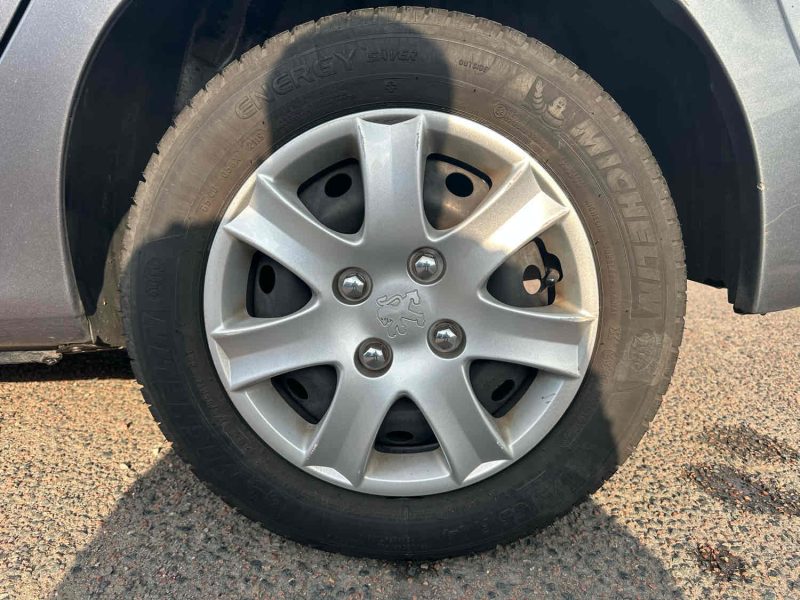 PEUGEOT 206+ 1.4 HDI 70CH BLUE LION TRENDY 5P CLIM