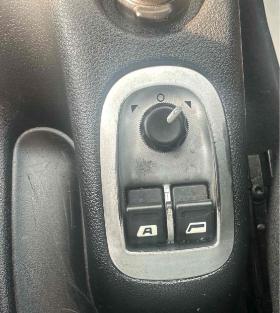 PEUGEOT 206+ 1.4 HDI 70CH BLUE LION TRENDY 5P CLIM