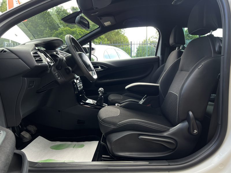CITROEN DS3 PHASE 2 CHIC 1.2 110 PREMIERE MAIN GPS CAMERA RECUL BLUETOOTH CRIT AIR 1 - GARANTE 1 AN